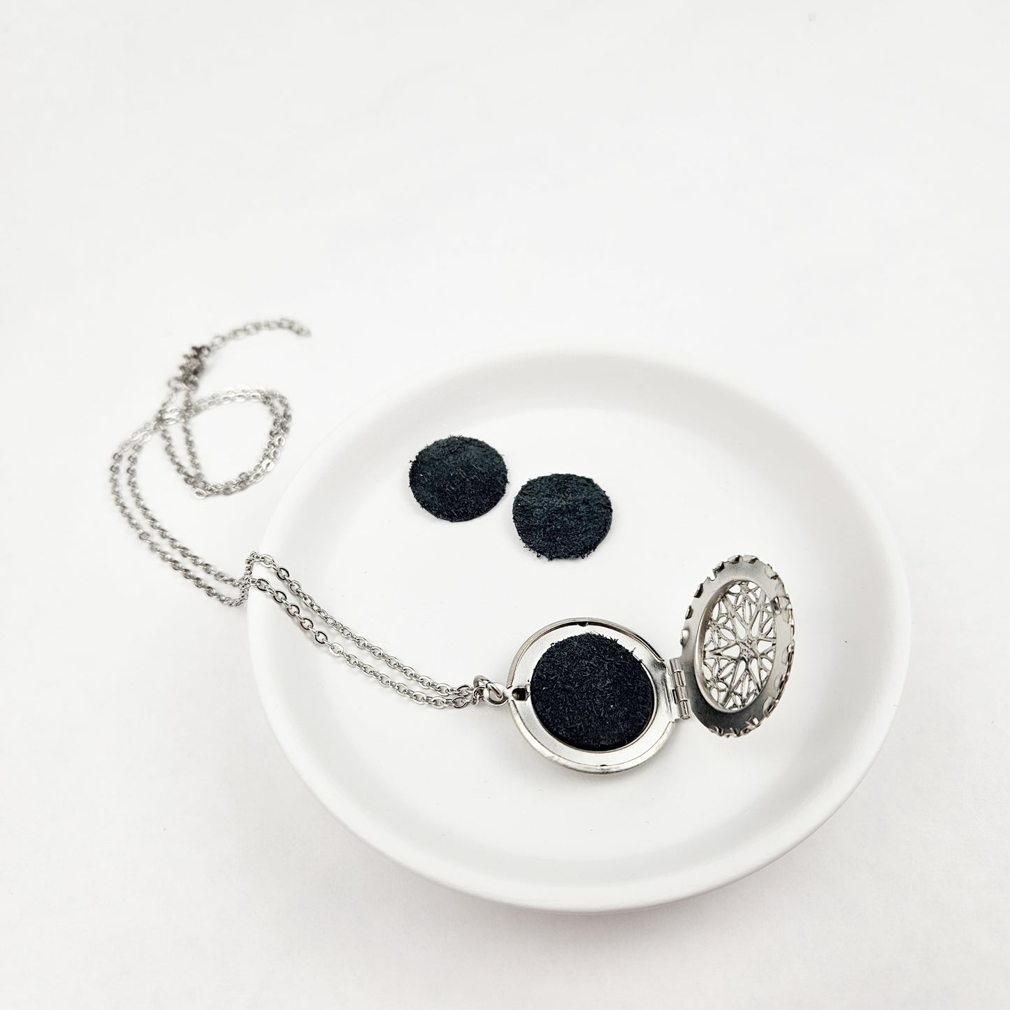 Classic Diffuser Locket Essential Oil Necklace