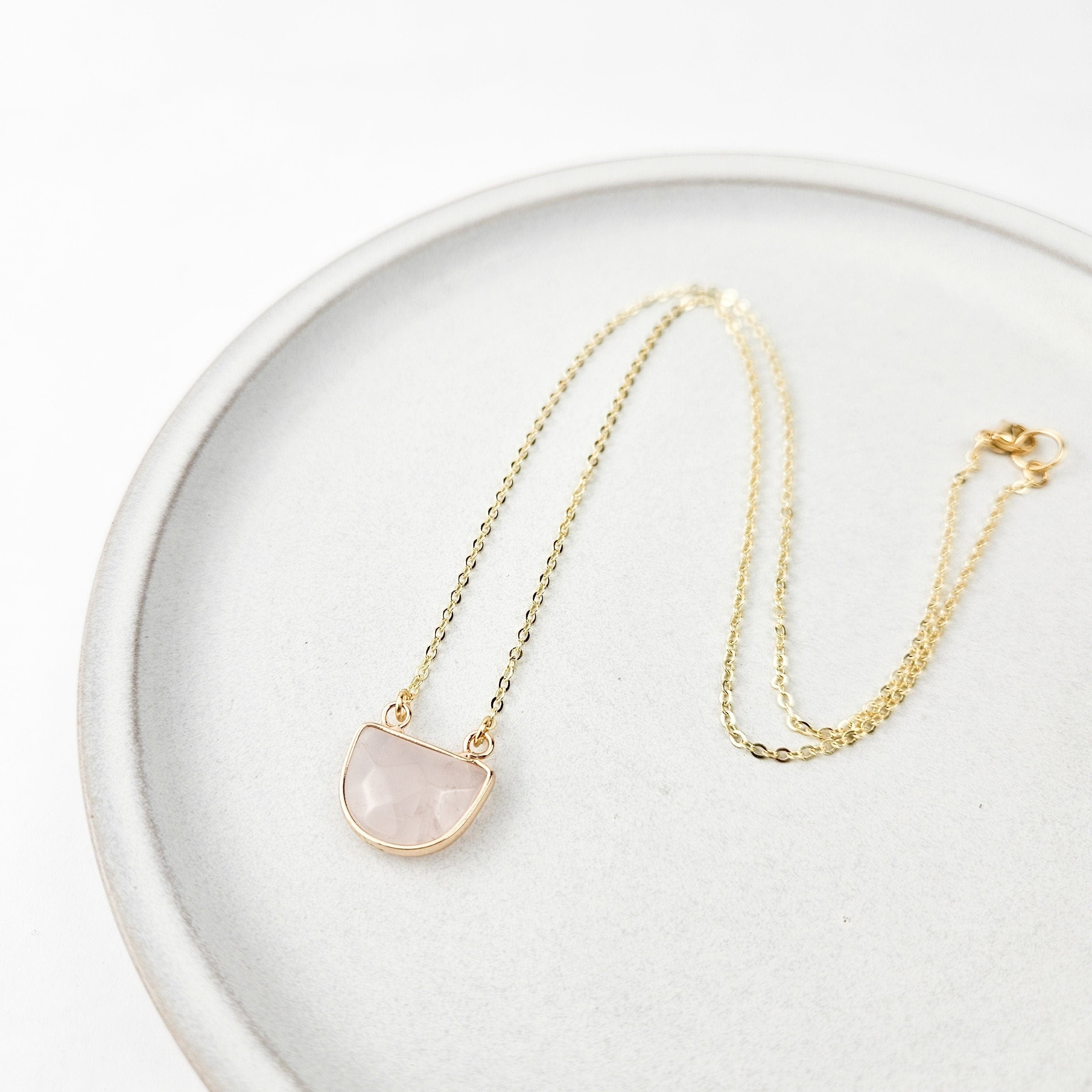 Gold polish chain with rose quartz beads – House of Taamara